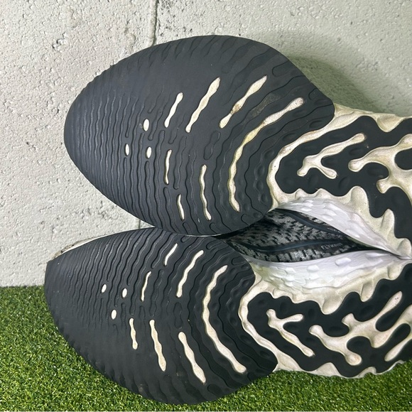 Nike React Infinity Run Flyknit Black Smoke Grey DD3024-006 Shoes Women’s 8.5 - Picture 7 of 9